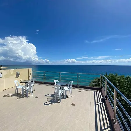Melronz Inn