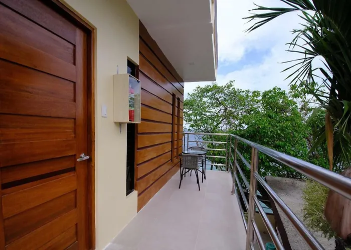 Melronz Inn